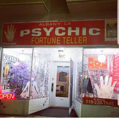 Psychic Maryanne & Lydia photo