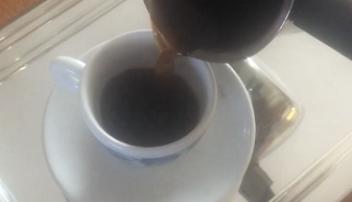 Dala Waz coffee cup reading