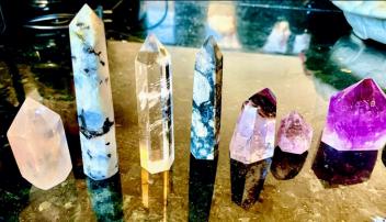 CultiveDestiny Crystals & Tarot