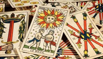 Psychic And Tarot Card Reader