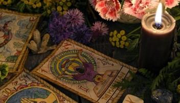The Footsteps to Peace: Psychic, Astrologer & Spiritual Life Coach