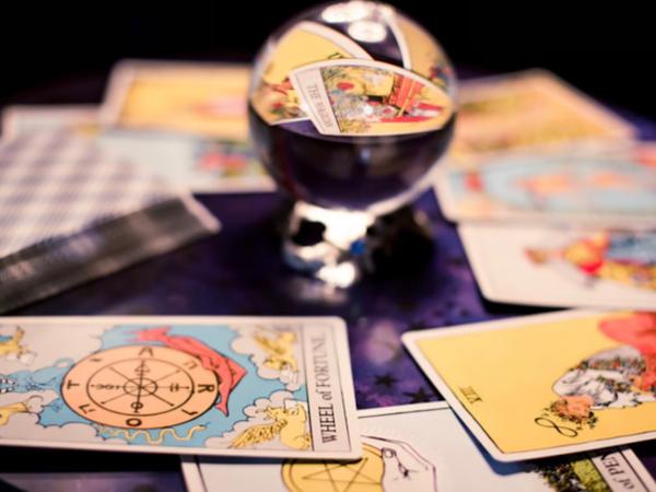 Psychic Visions | Palm & Tarot Readings By Kelly photo