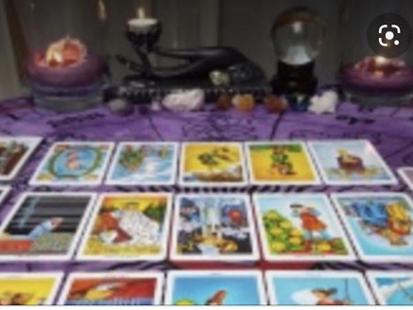 Lilahs tarot card parlor photo
