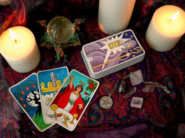 Palm and Card Readings by Laura photo