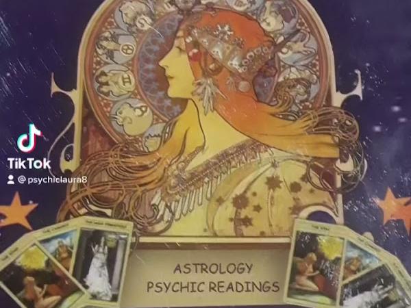 Tarot cards psychic Readings photo