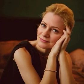 Yulia Leonova photo